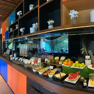 Golden Tulip Centre **** Gurgaon